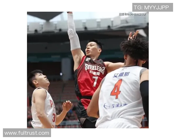 林书豪在比赛中连续2次投进制胜球,成为球迷新宠 林书豪在比赛中连续2次投进制胜球,成为球迷新宠