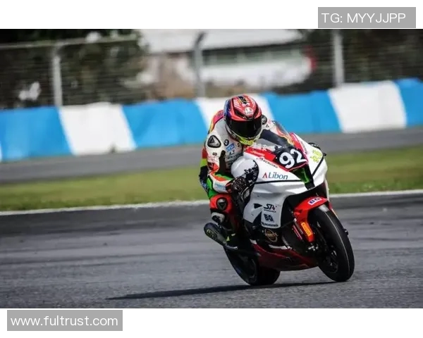 娄底三中足球比赛精彩直播全程回顾与精彩瞬间分享